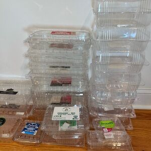 Clear Plastic Clamshell Food Containers - Stackable (Clear) Lot Of 23